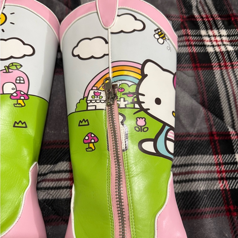 New without tags Hello Kitty women’s boots size 8 - Picture 6 of 9